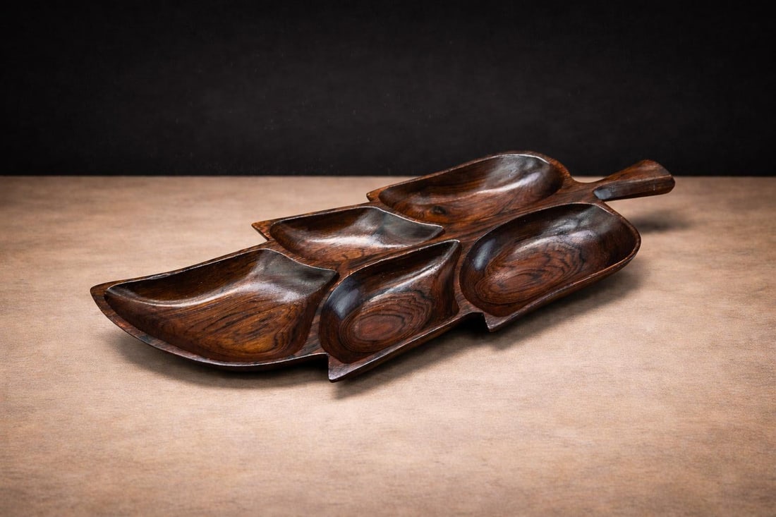 Brazilian Modern Serving Tray With Shape of Leaf in Rosewood, Unknown, 1960s - 5