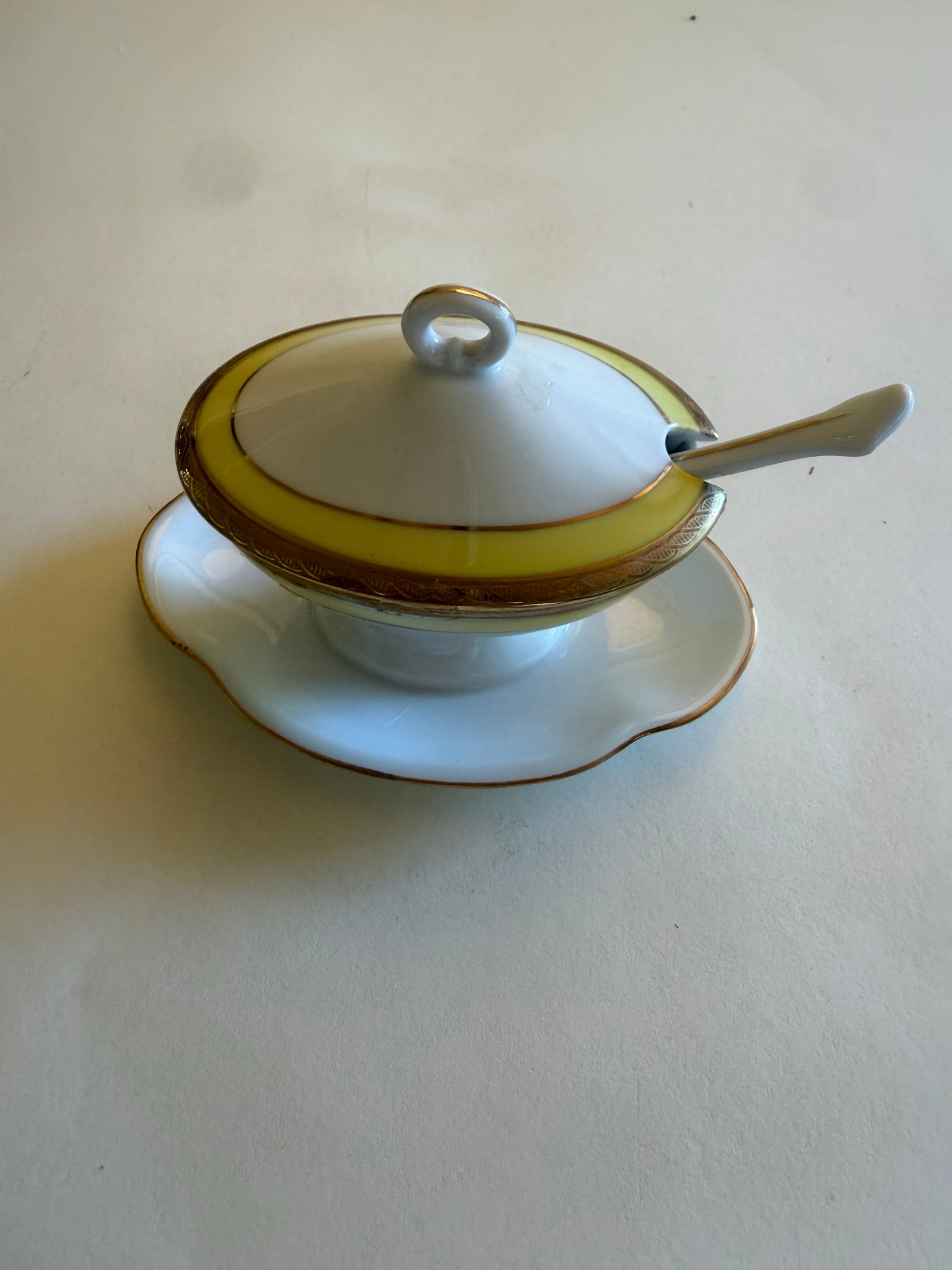 Richard Ginori "Impero Yellow" Porcelain Dinner Service for 9 "” Neoclassical, Italy (46 - 11
