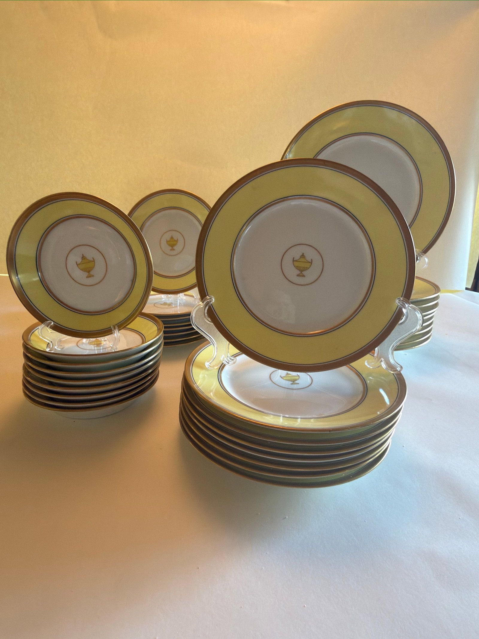 Richard Ginori "Impero Yellow" Porcelain Dinner Service for 9 "” Neoclassical, Italy (46 - 2
