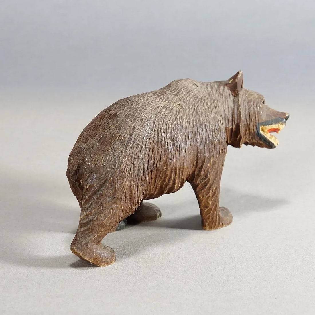 Vintage Wooden Strolling Bear Handcarved in Brienz Ca. 1950 - 5