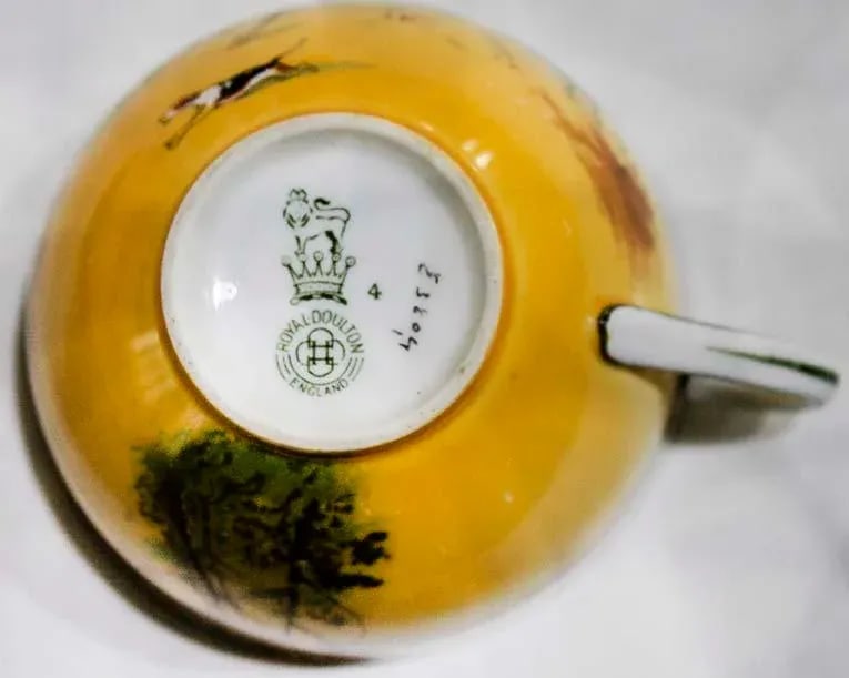Royal Doulton Coaching Days Cups & Saucers - 4 Sets - 4