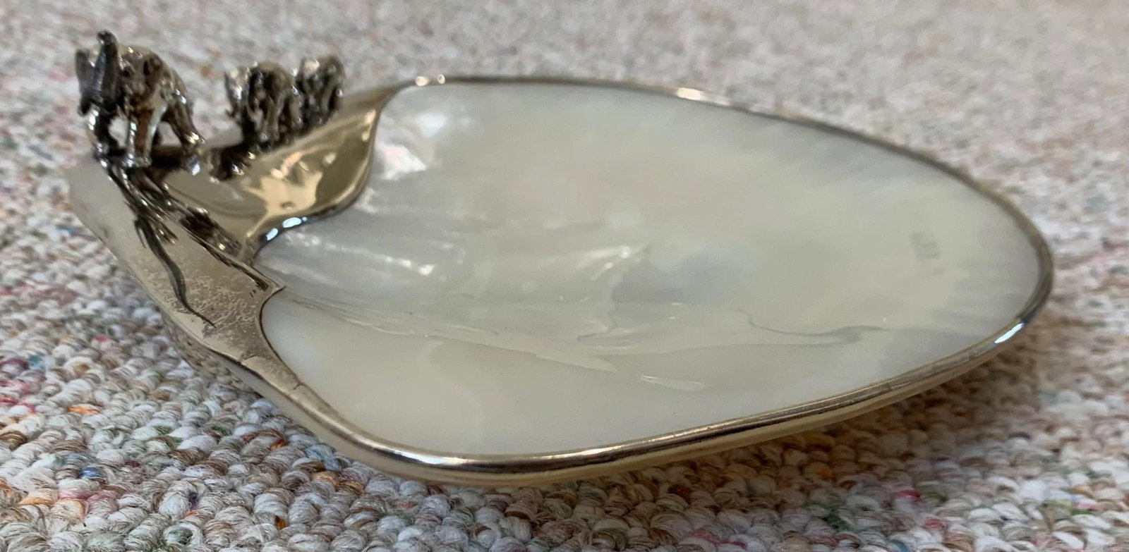 1980s Silver Elephant and Mother of Pearl Appetizer Dish - 2