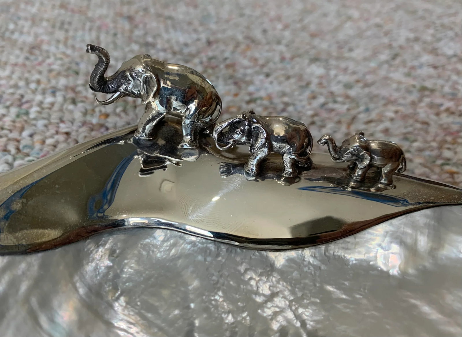 1980s Silver Elephant and Mother of Pearl Appetizer Dish - 5