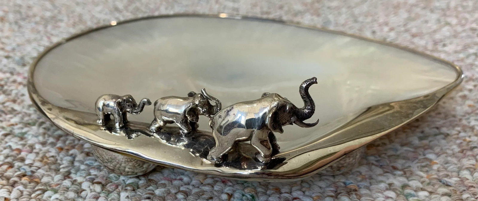 1980s Silver Elephant and Mother of Pearl Appetizer Dish - 8