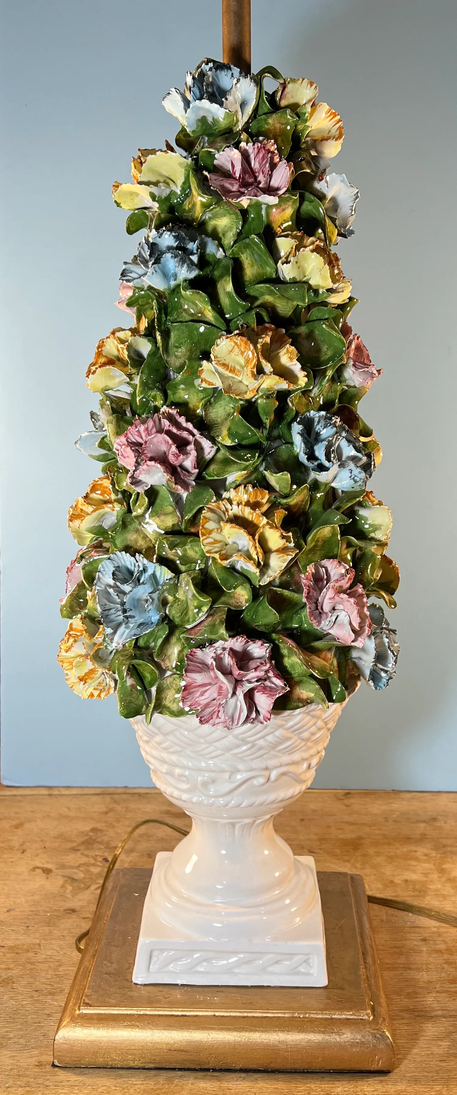Mid-Century Capodimonte Porcelain Carnation Topiary Table Lamp - 7