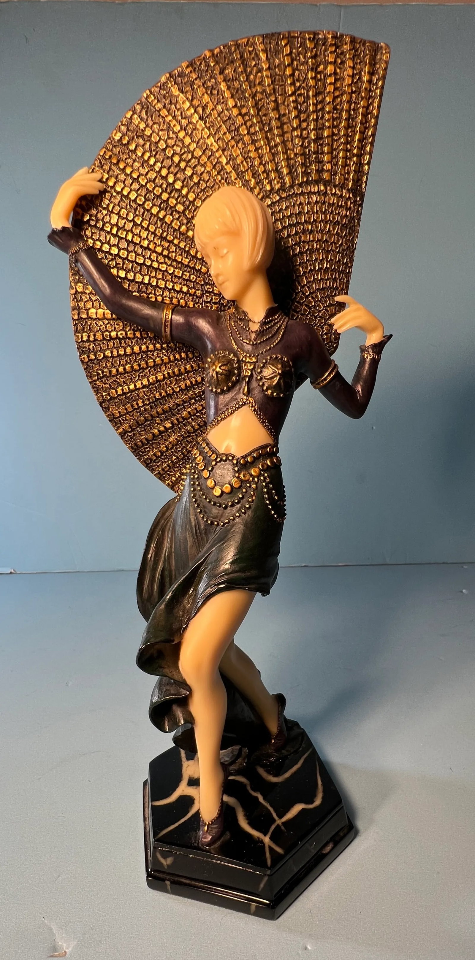 Art Deco Ivorine Figurine Dancers - a Pair - 4