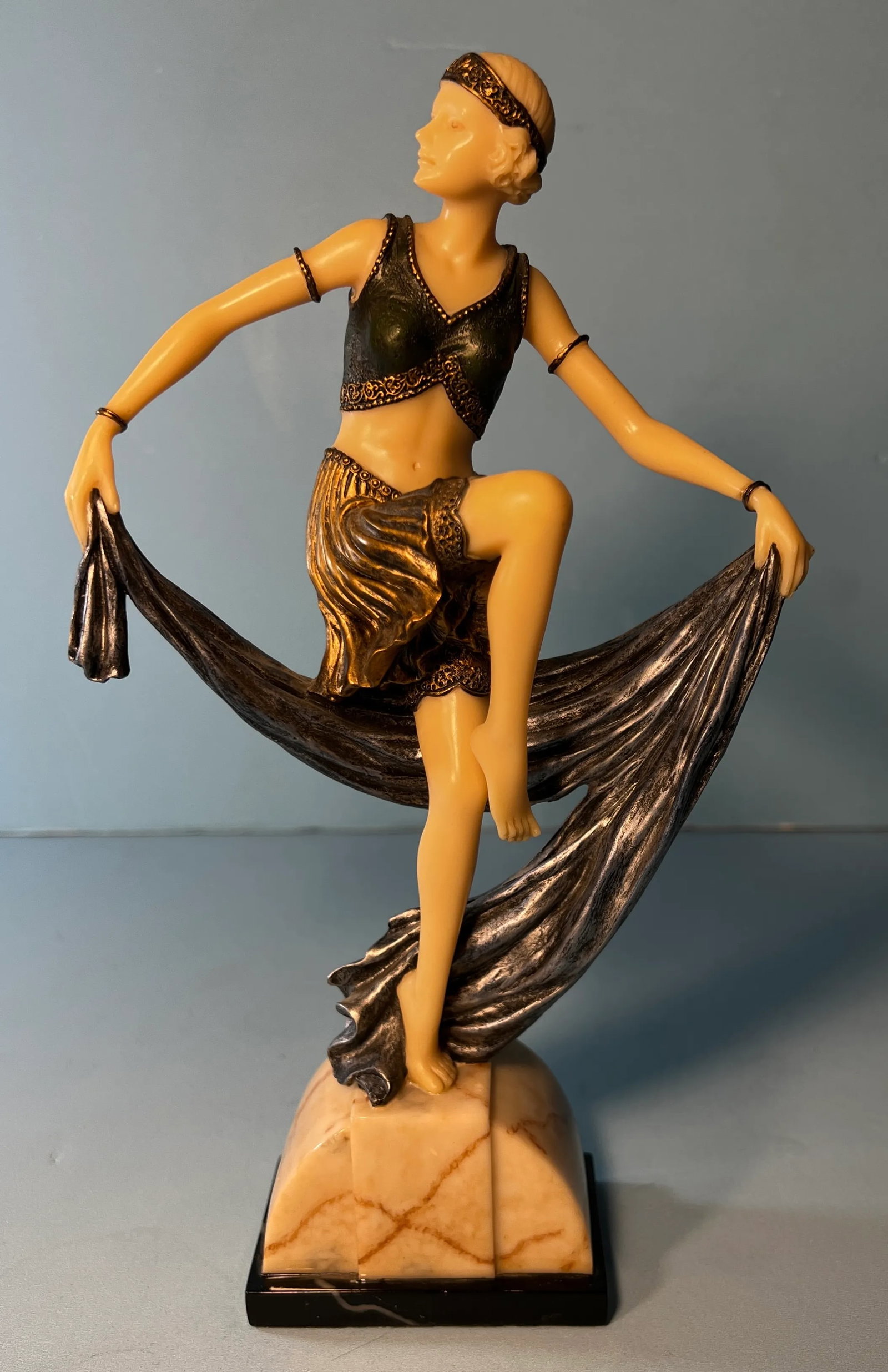 Art Deco Ivorine Figurine Dancers - a Pair - 5