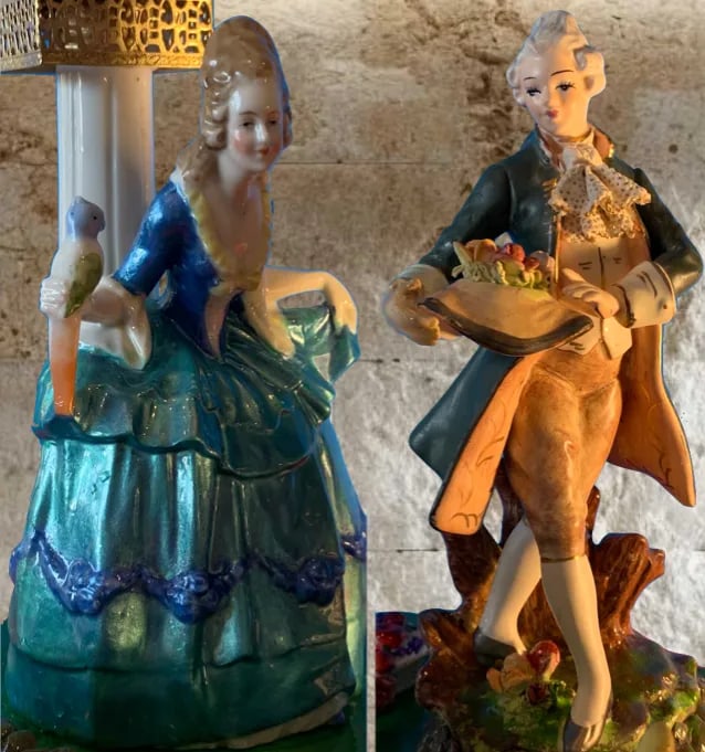Vintage Figural Porcelain Table Lamp: Courting Couple in a Garden - 3