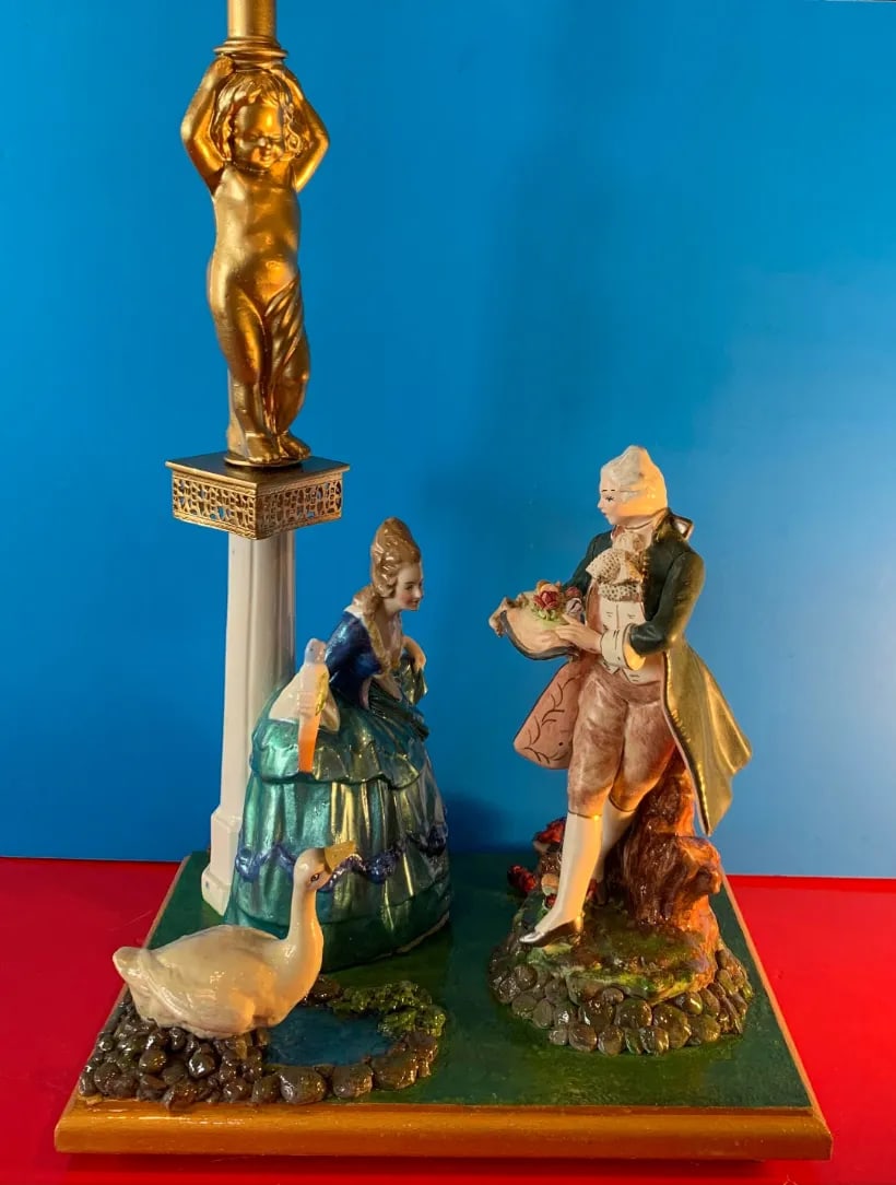 Vintage Figural Porcelain Table Lamp: Courting Couple in a Garden - 5