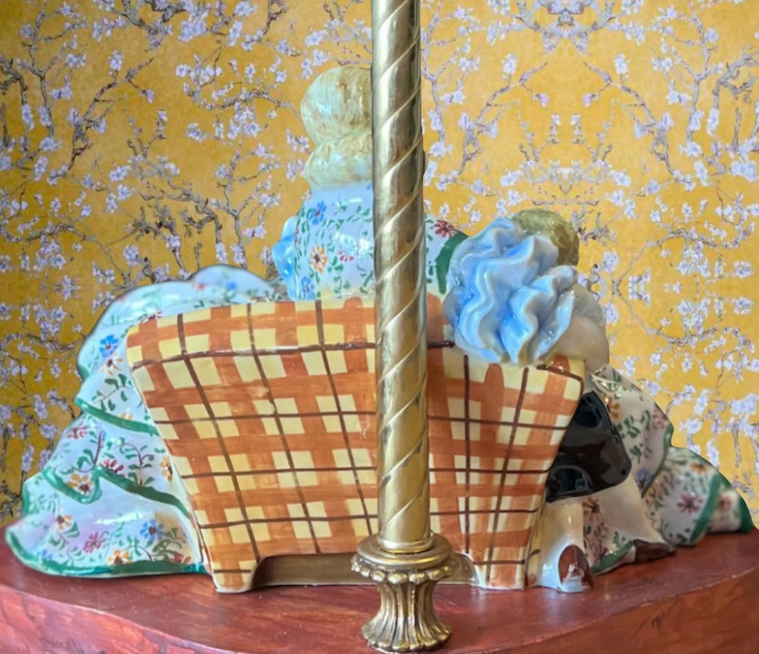 Vintage Porcelain Figurine Table Lamp: Mother and Child - 12