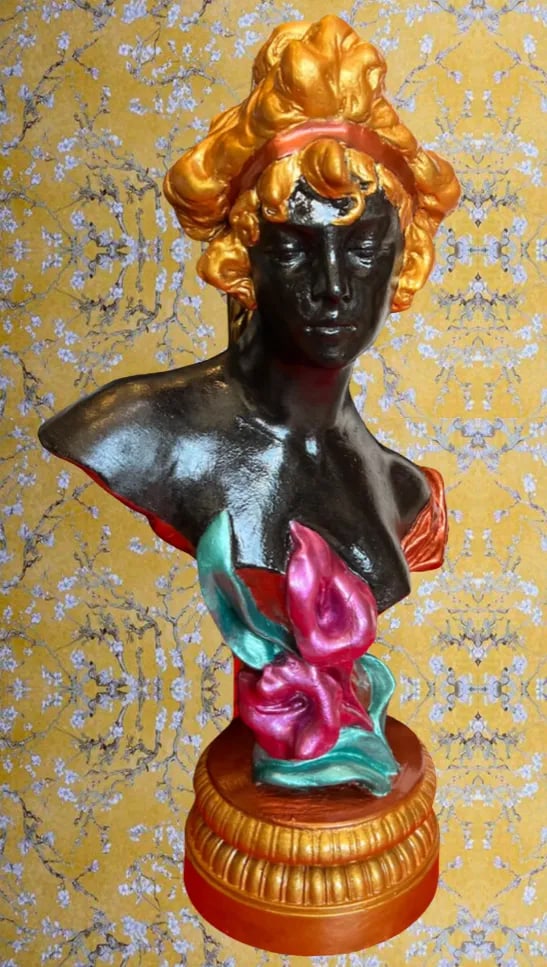 MId Century Lady Callalily Bust Sculpture Table Lamp - 2