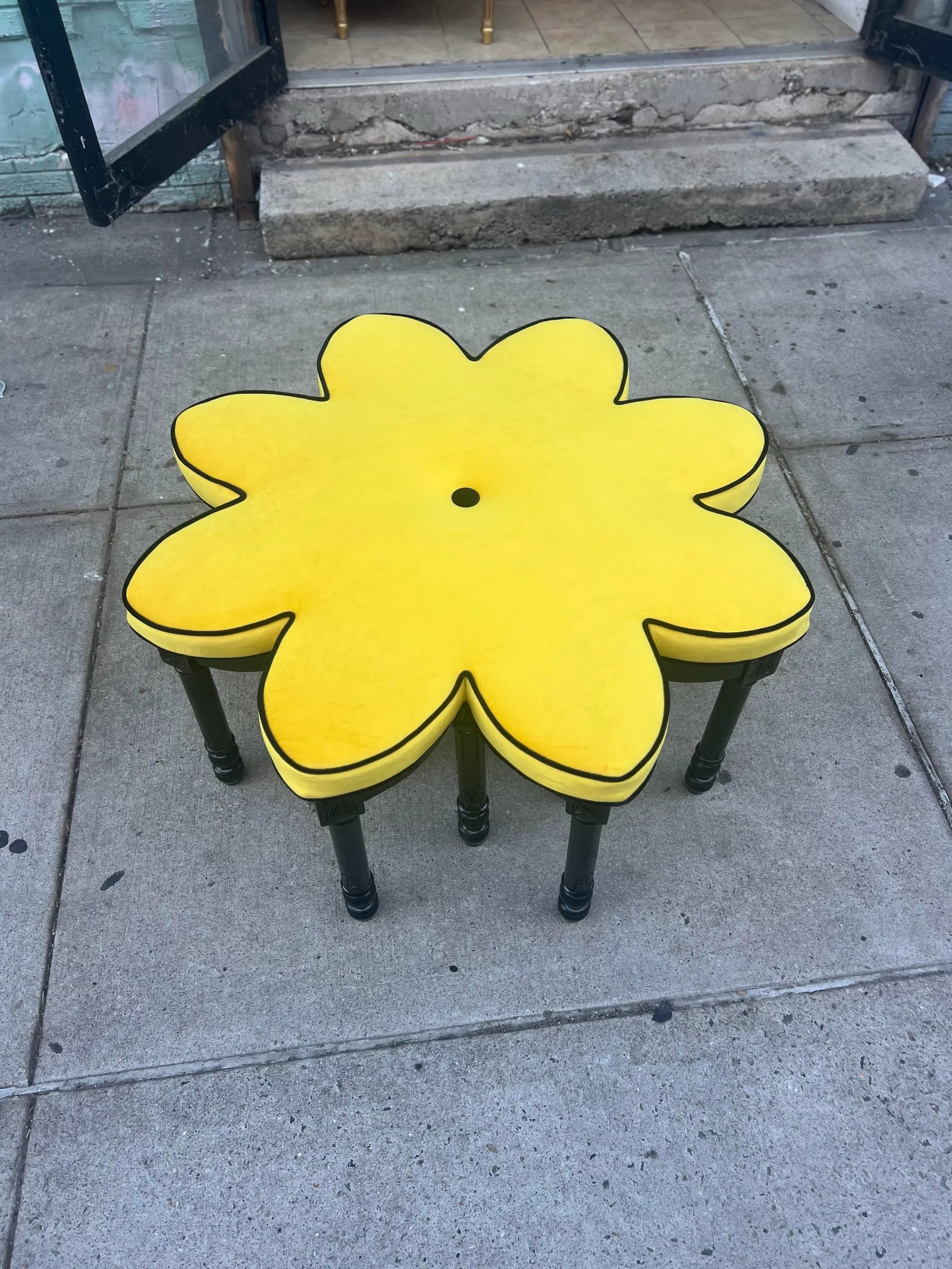 1960s Vintage Big Yellow Star Ottoman - 2