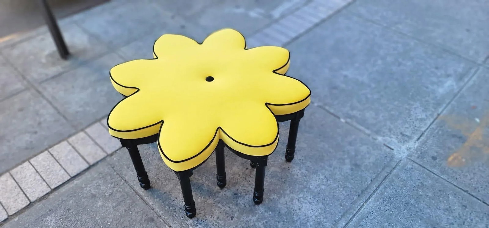 1960s Vintage Big Yellow Star Ottoman - 4