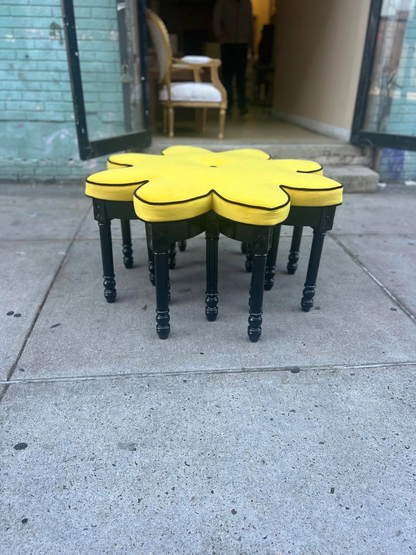 1960s Vintage Big Yellow Star Ottoman - 5