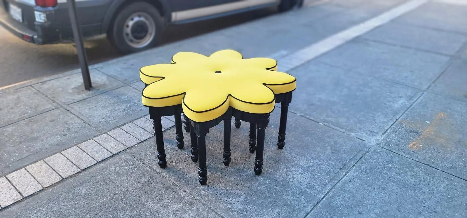 1960s Vintage Big Yellow Star Ottoman - 8
