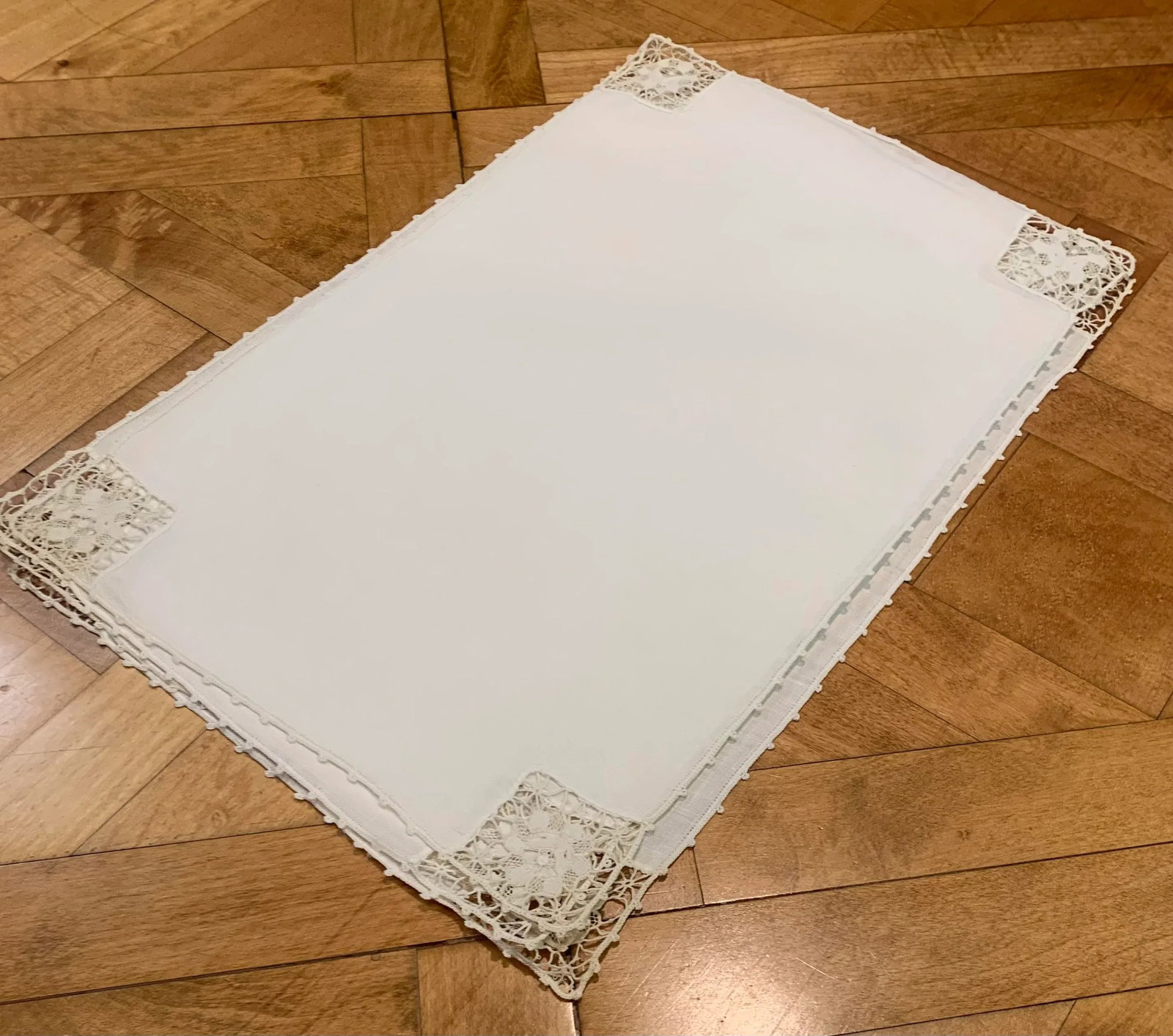Vintage Cotton Placemats With Lace Corners- Set of 4 - 3