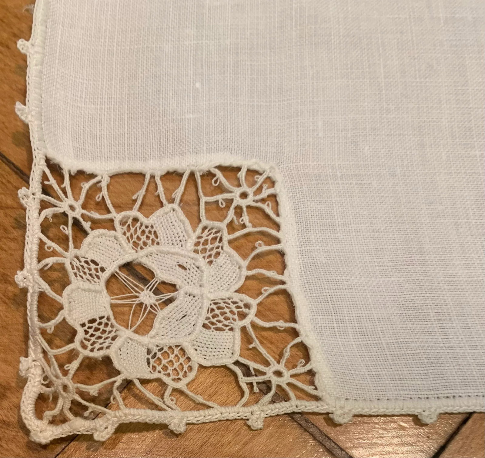 Vintage Cotton Placemats With Lace Corners- Set of 4 - 5