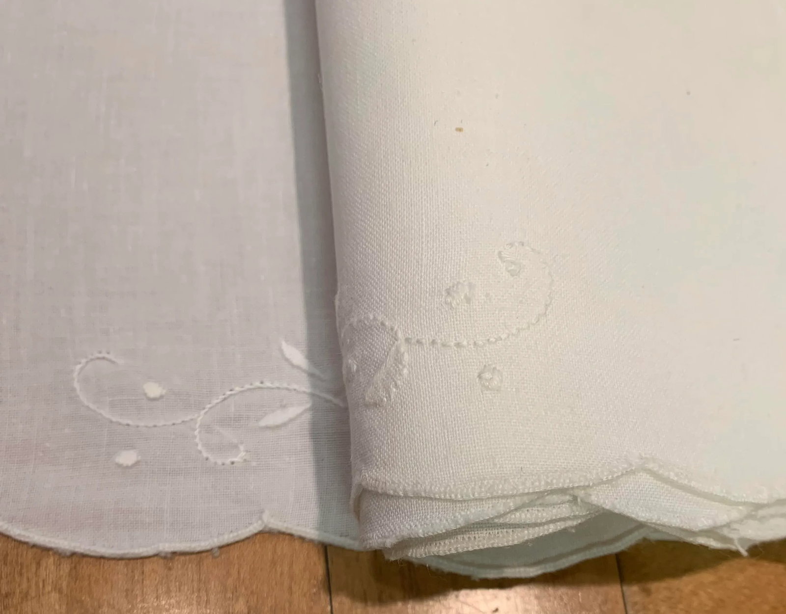 20th Century White Embroidered Cotton Placemats- Set of 4 - 4