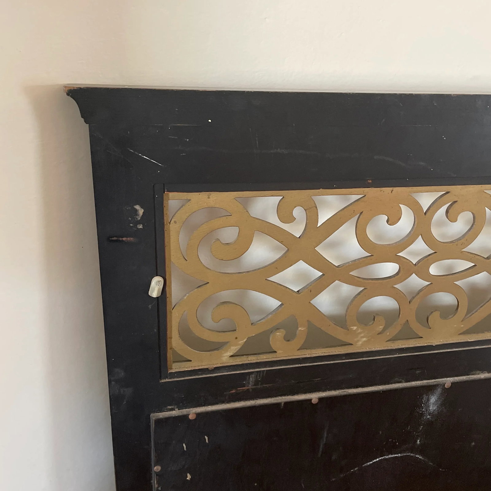 Vintage Black and Gold Hollywood Regency Mirror - 4
