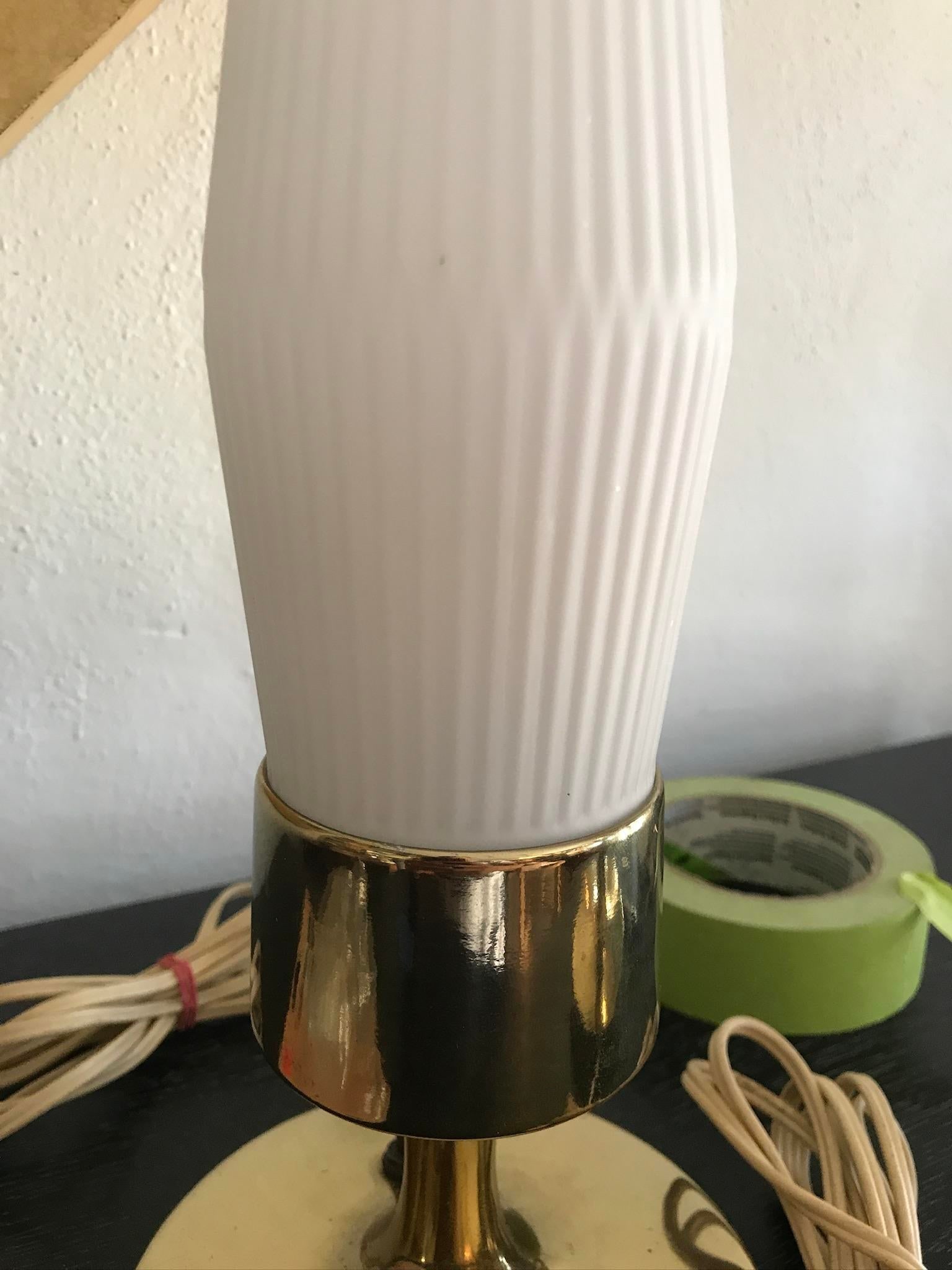 Pair of Mid-Century Modern or Space Age Brass & Frosted Glass Table Lamps - Laurel Lamp Mfg. - 10