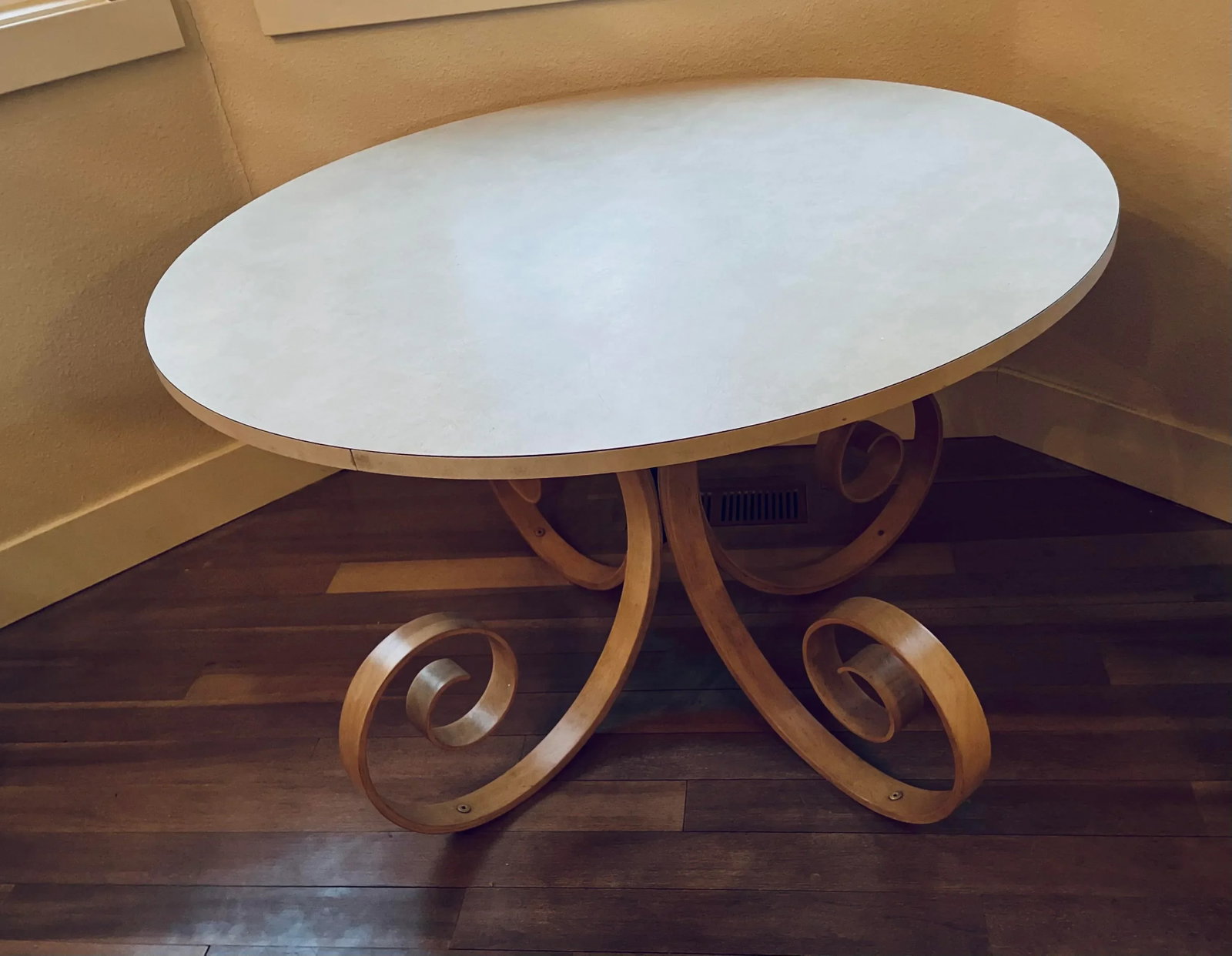 George Mulhauser for Plycraft "Scroll" Round Dining Table - 3
