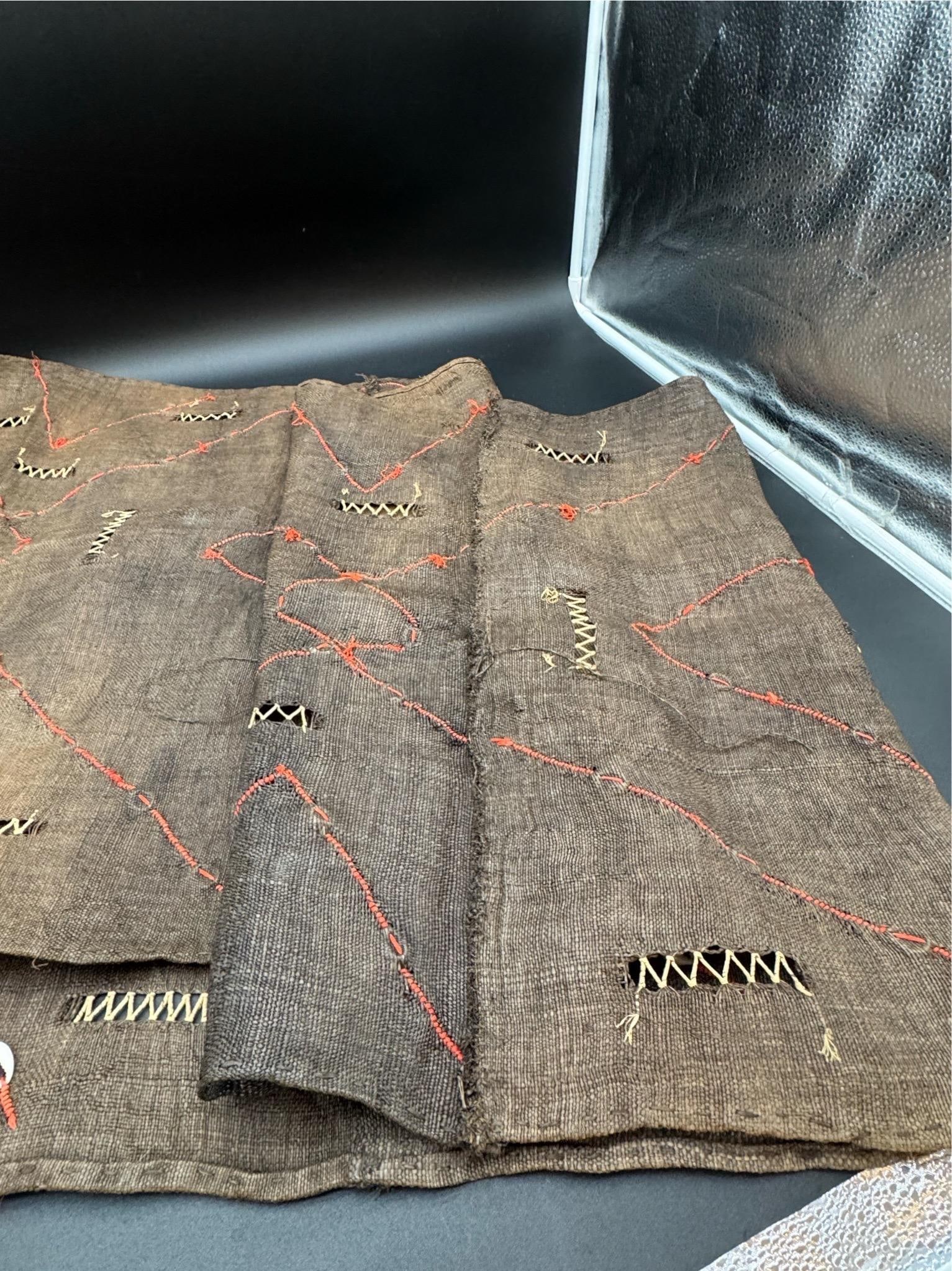 Vintage African Kuba Mud Cloth With Cowrie Shells and Orange Seed Beads in a Geometric Design - 7