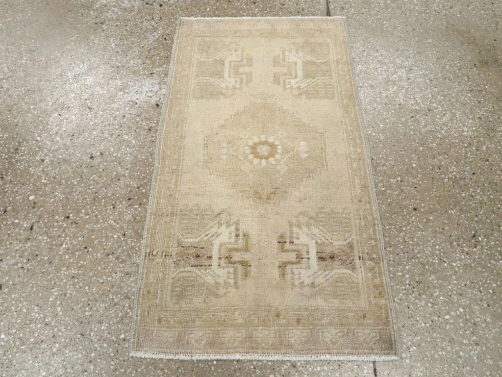 Galerie Shabab Collection Early 20th Century Turkish Oushak Rug - 2