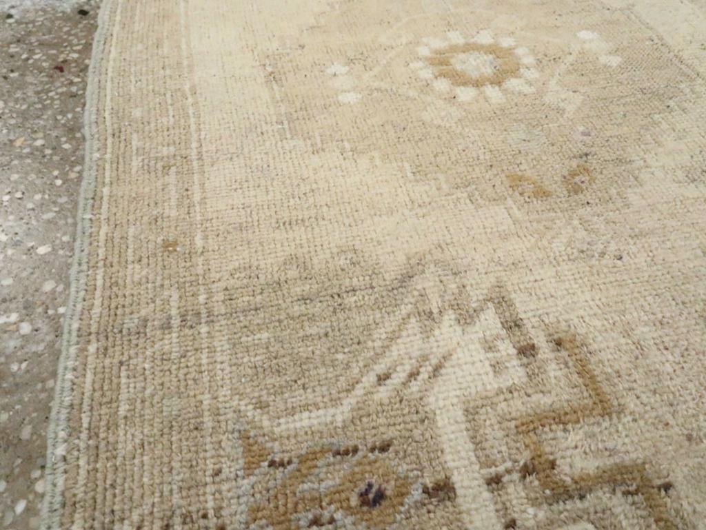 Galerie Shabab Collection Early 20th Century Turkish Oushak Rug - 3