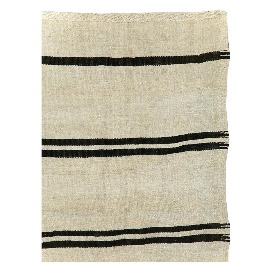 Galerie Shabab Collection Mid-20th Century Turkish Flatweave Kilim Gallery Rug - 4