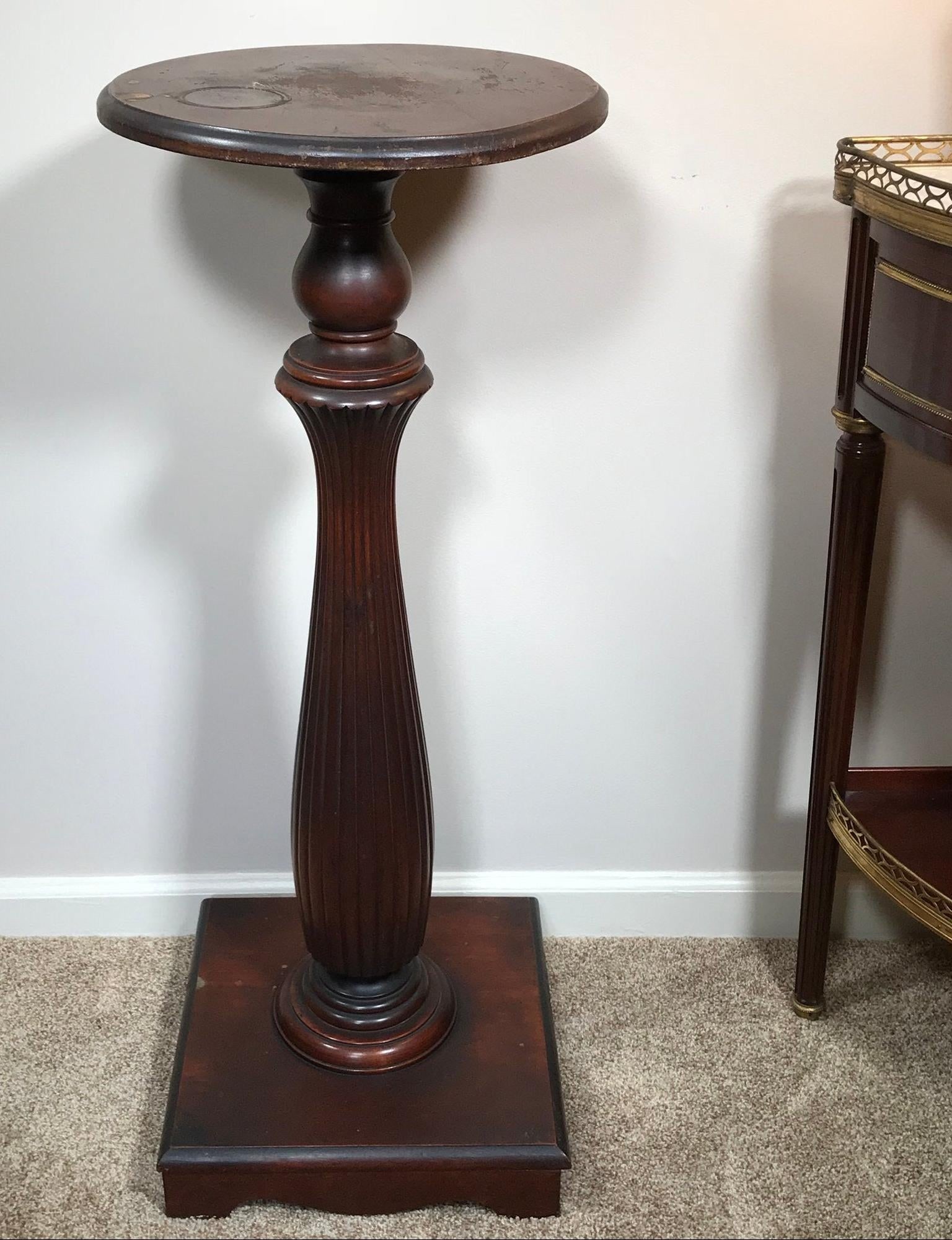 Antique Fluted Walnut Victorian Pedestal - 4