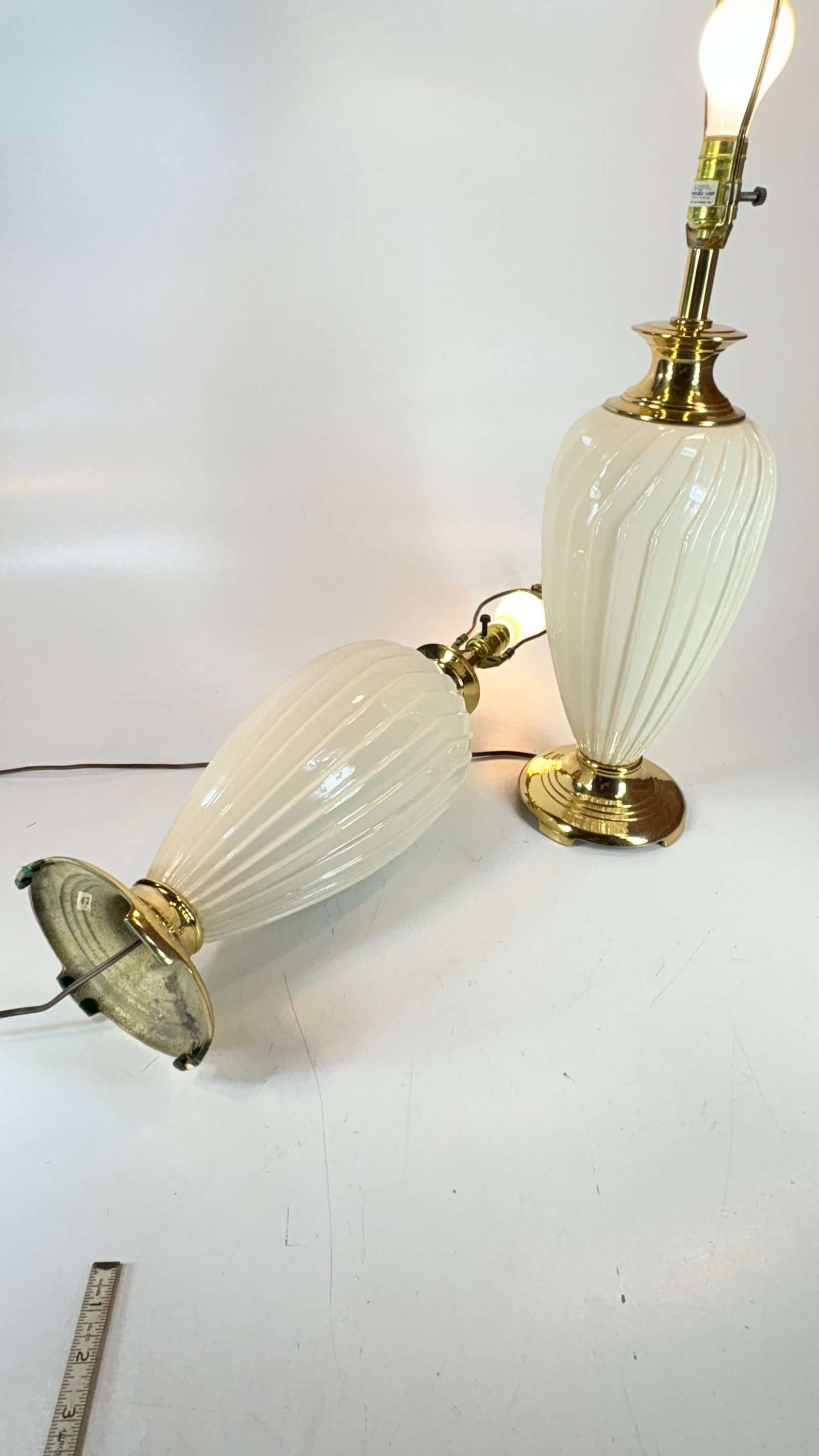 1990's Postmodern Beige Reticulated Ceramic Lamps Brass Sunset Lamp Co. Richards Mfg. - a Pair - 3