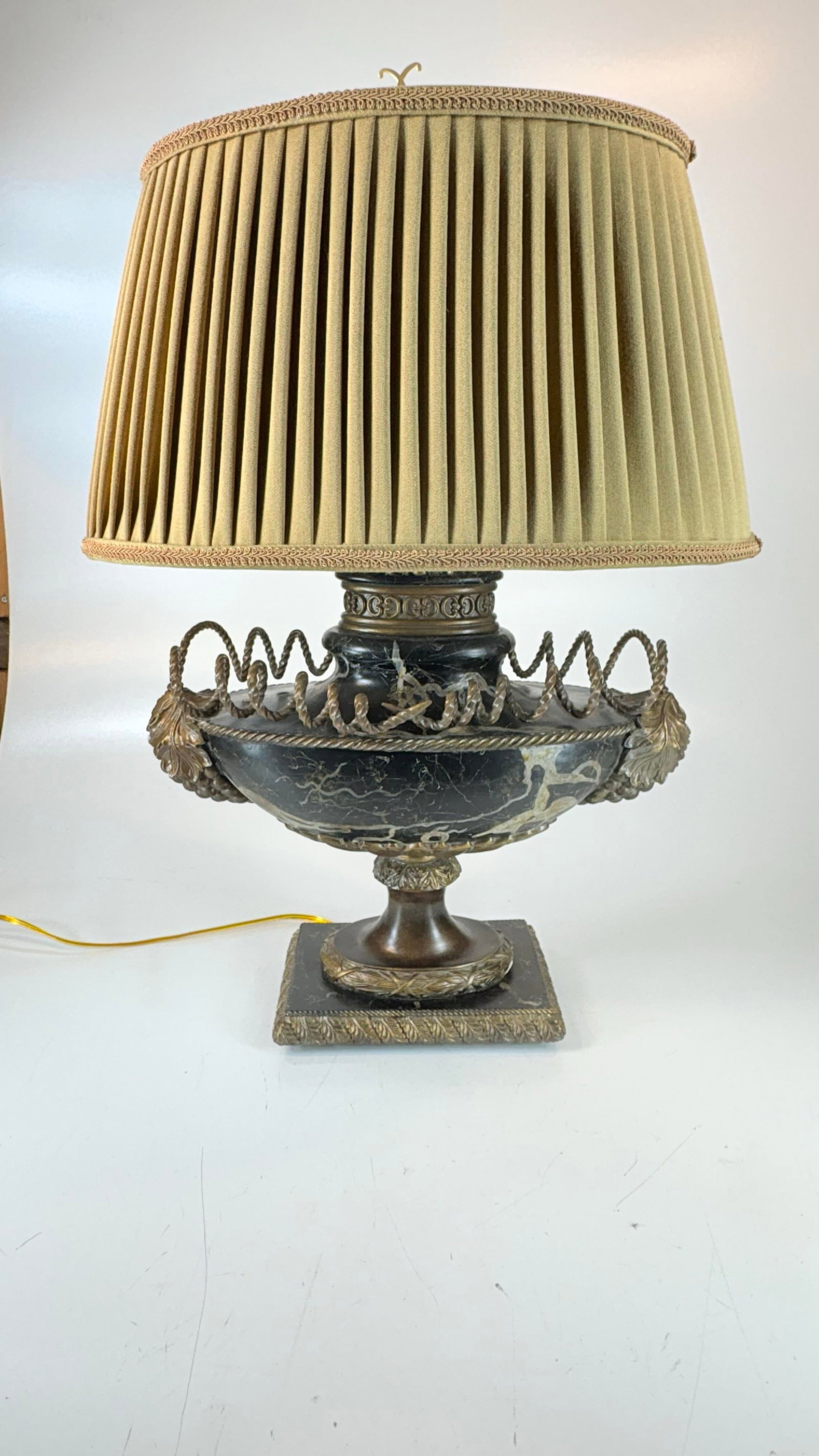 Lamp by Leeazanne for Lam Lee Group, 1990s Large Captivating Sculptural Urn With Vines - 9