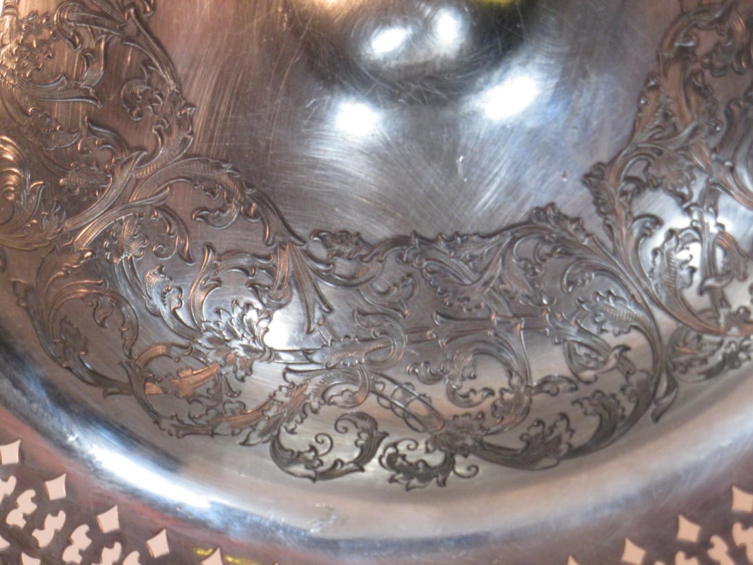 Bowl Footed WILCOX Silverplate Hand-Engraved Scrolls Silver 1850-1899 Bowls - 12