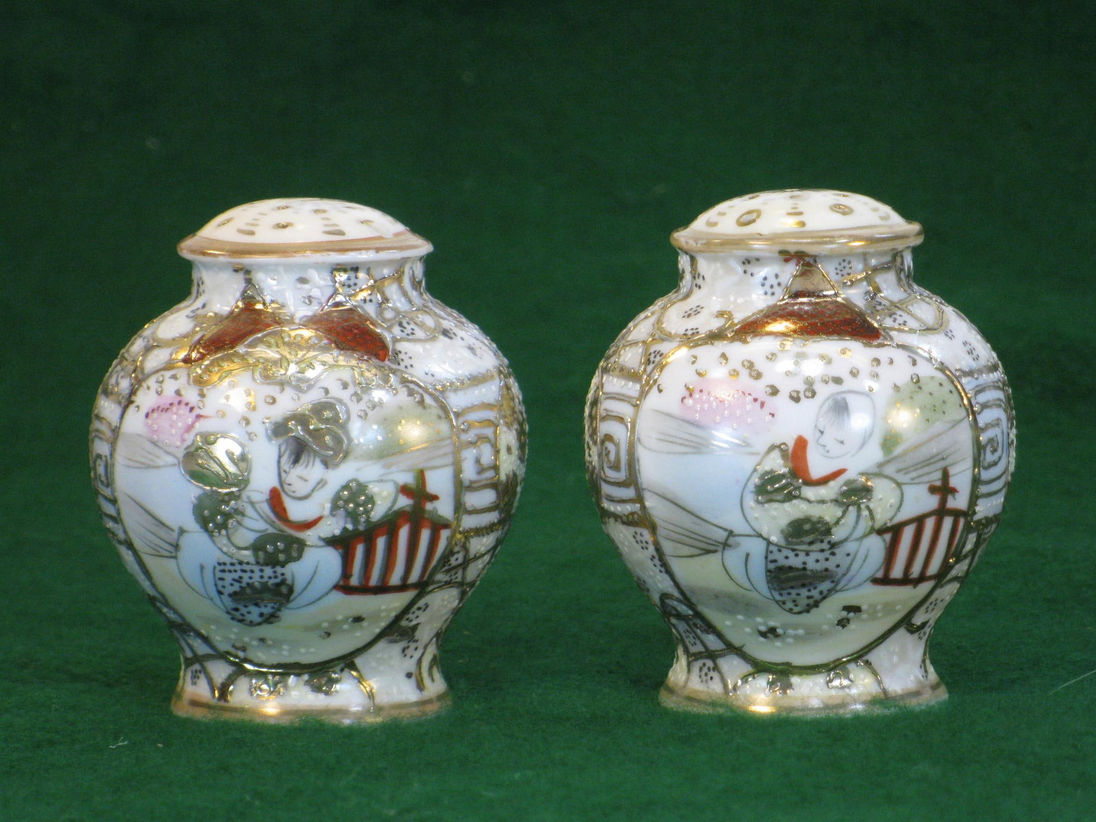 Antique Salt & Pepper Shakers Satsuma Porcelain Gold Beaded Very Ornate - 12