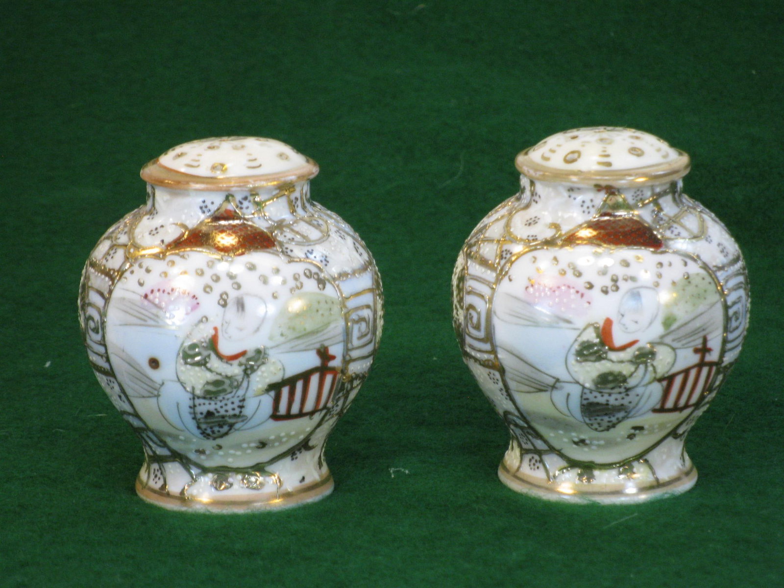 Antique Salt & Pepper Shakers Satsuma Porcelain Gold Beaded Very Ornate - 6