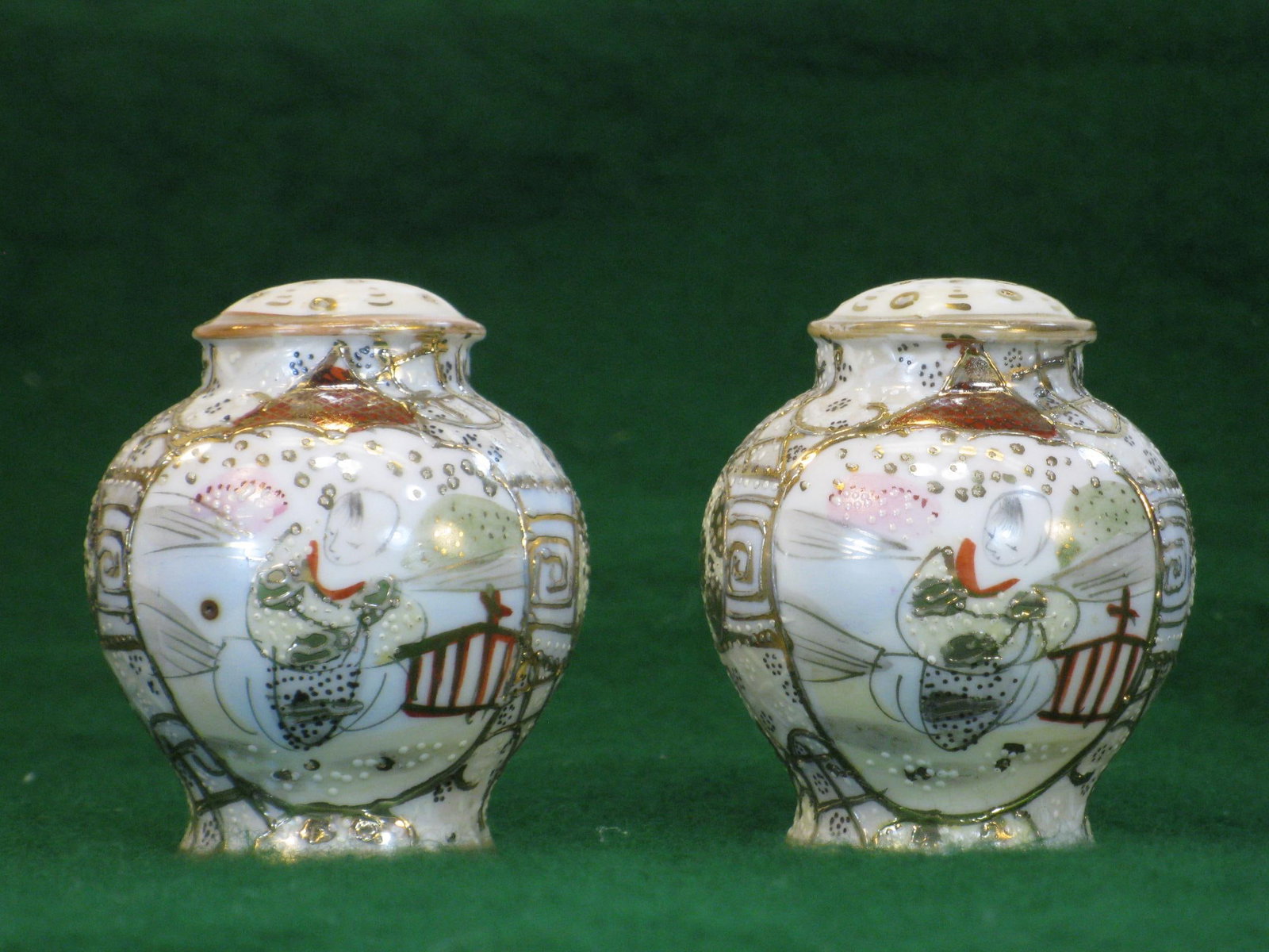 Antique Salt & Pepper Shakers Satsuma Porcelain Gold Beaded Very Ornate - 7