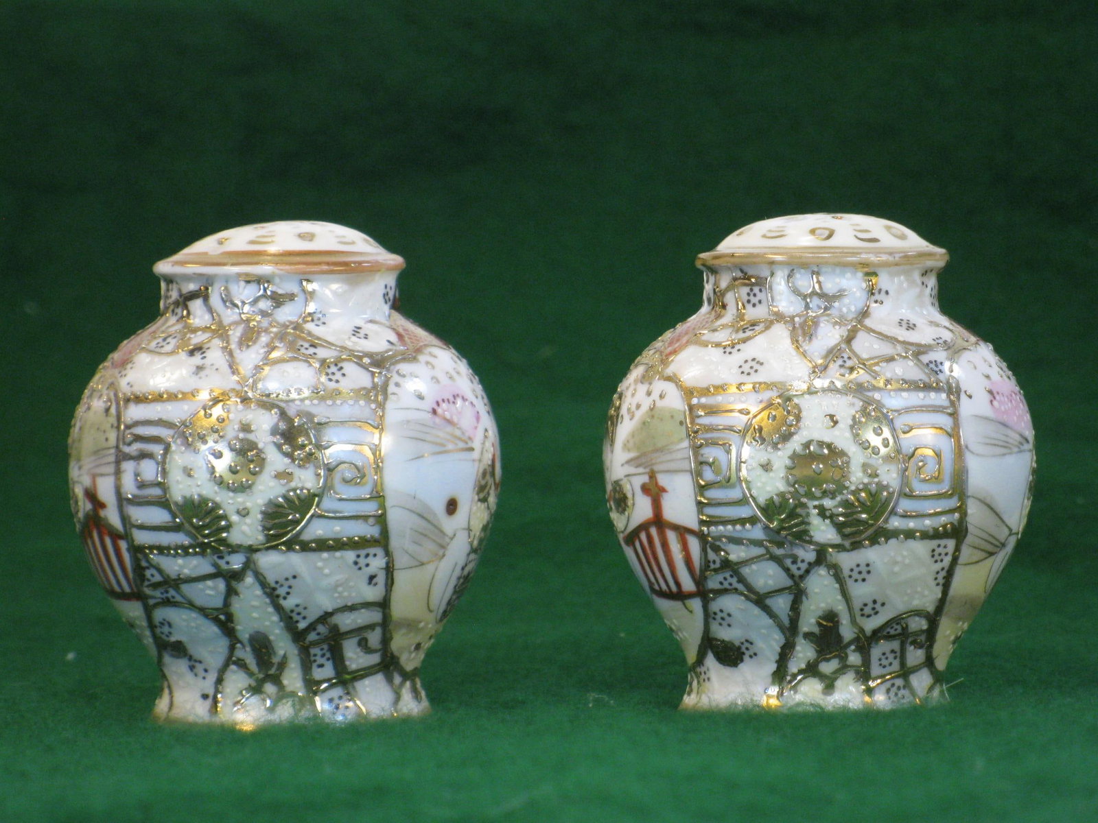 Antique Salt & Pepper Shakers Satsuma Porcelain Gold Beaded Very Ornate - 9