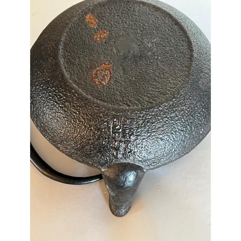 Mid 20th Century Signed Japanese Cast Iron Floral Teapot - Ueda ZÅ - 5