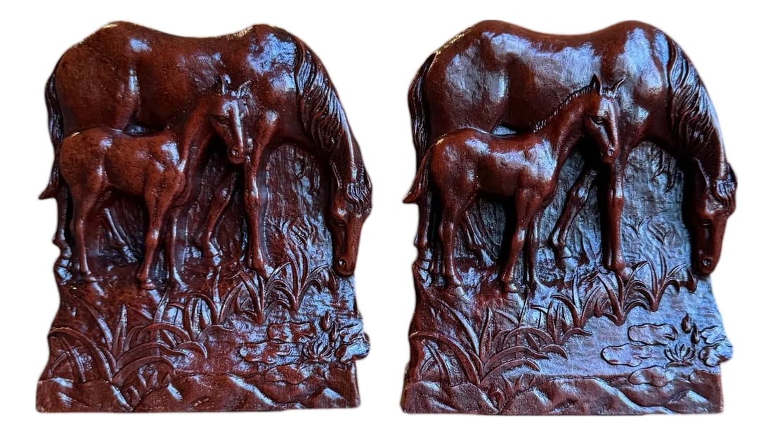 1960s Syroco Wood Horse Equestrian Bookends - A Pair: Enhance your bookshelf with these charming vintage 60's Syroco pressed wood bookends featuring an equestrian horse and colt design. Perfect for collectors and horse enthusiasts. Measure approximately