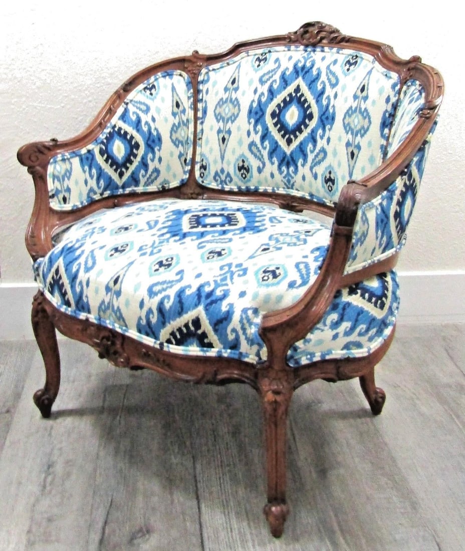 Antique French Louis XV Carved Walnut French Bergère Armchair Ikat 18th Century - 11