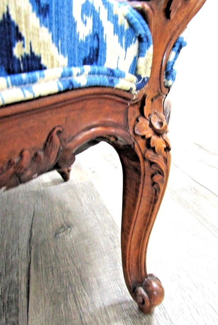 Antique French Louis XV Carved Walnut French Bergère Armchair Ikat 18th Century - 15