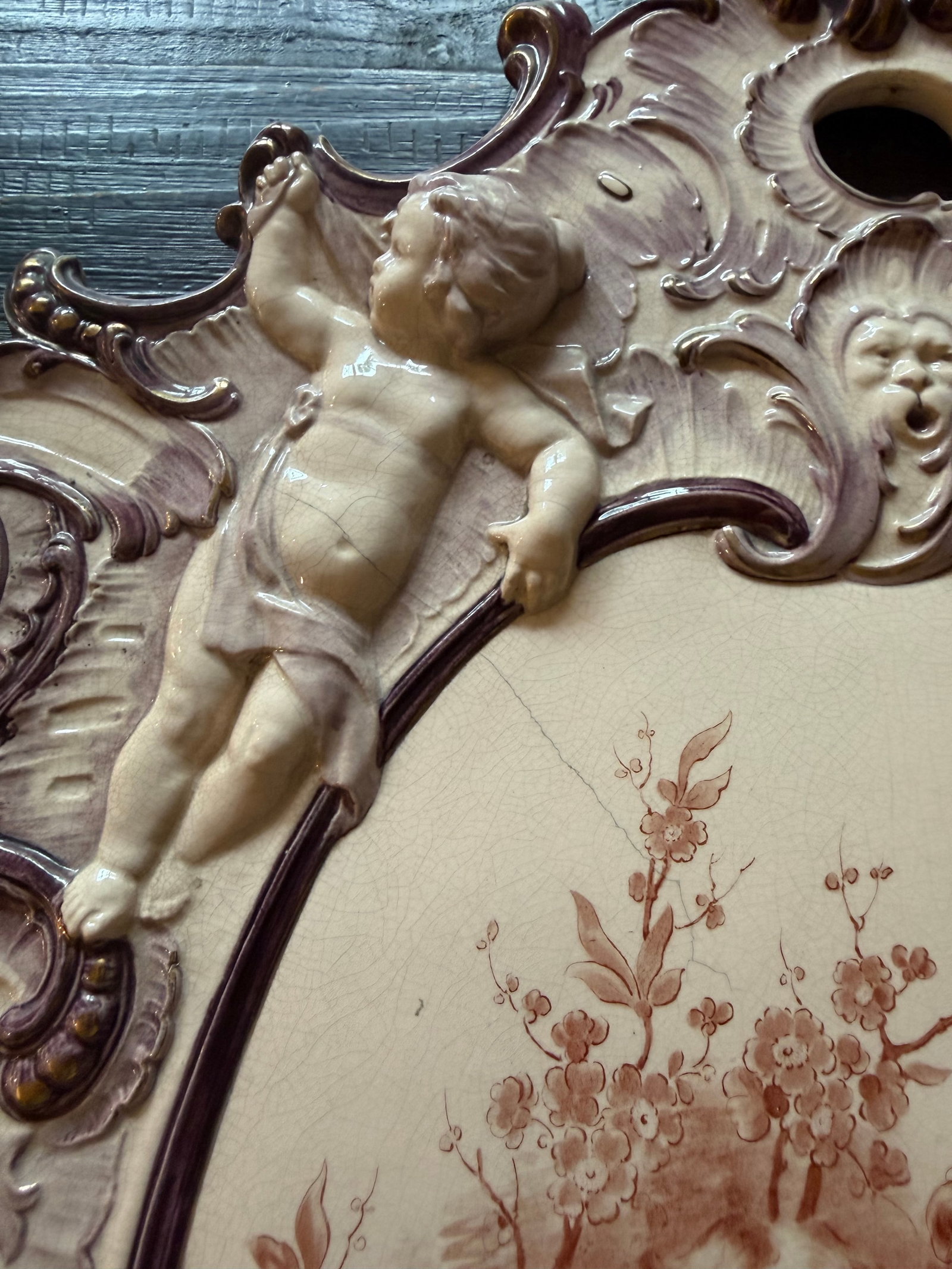 Late 19th Century Antique Villeroy & Boch Mettlach Violet Large Plaque With Cherubs - 3