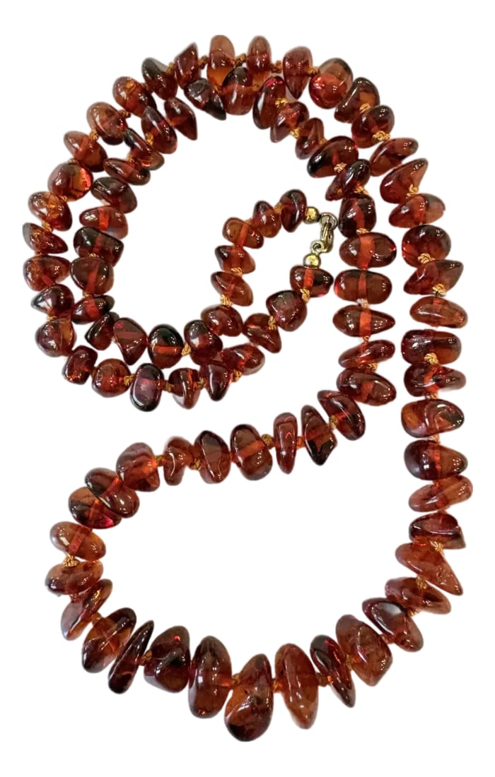 Mid 20th Century Baltic Amber Hand Tied Beaded Necklace 28": Gorgeous Baltic Amber hand nodded, beaded necklace. Length: 28" Condition: Alterations: Original Condition Unaltered Imperfections: Some Imperfections Condition Notes: Excellent condition Origin:
