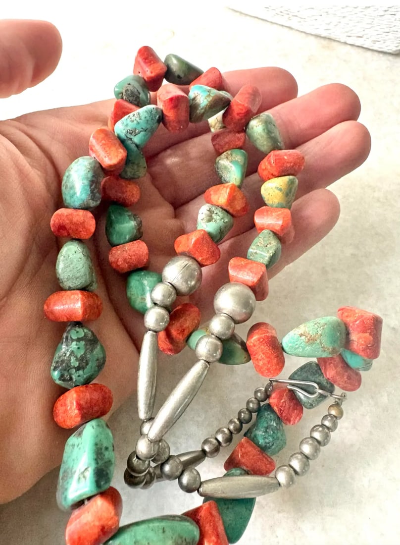 Vintage Native American Turquoise and Coral Beaded Necklace With Sterling Silver Clasp - 4