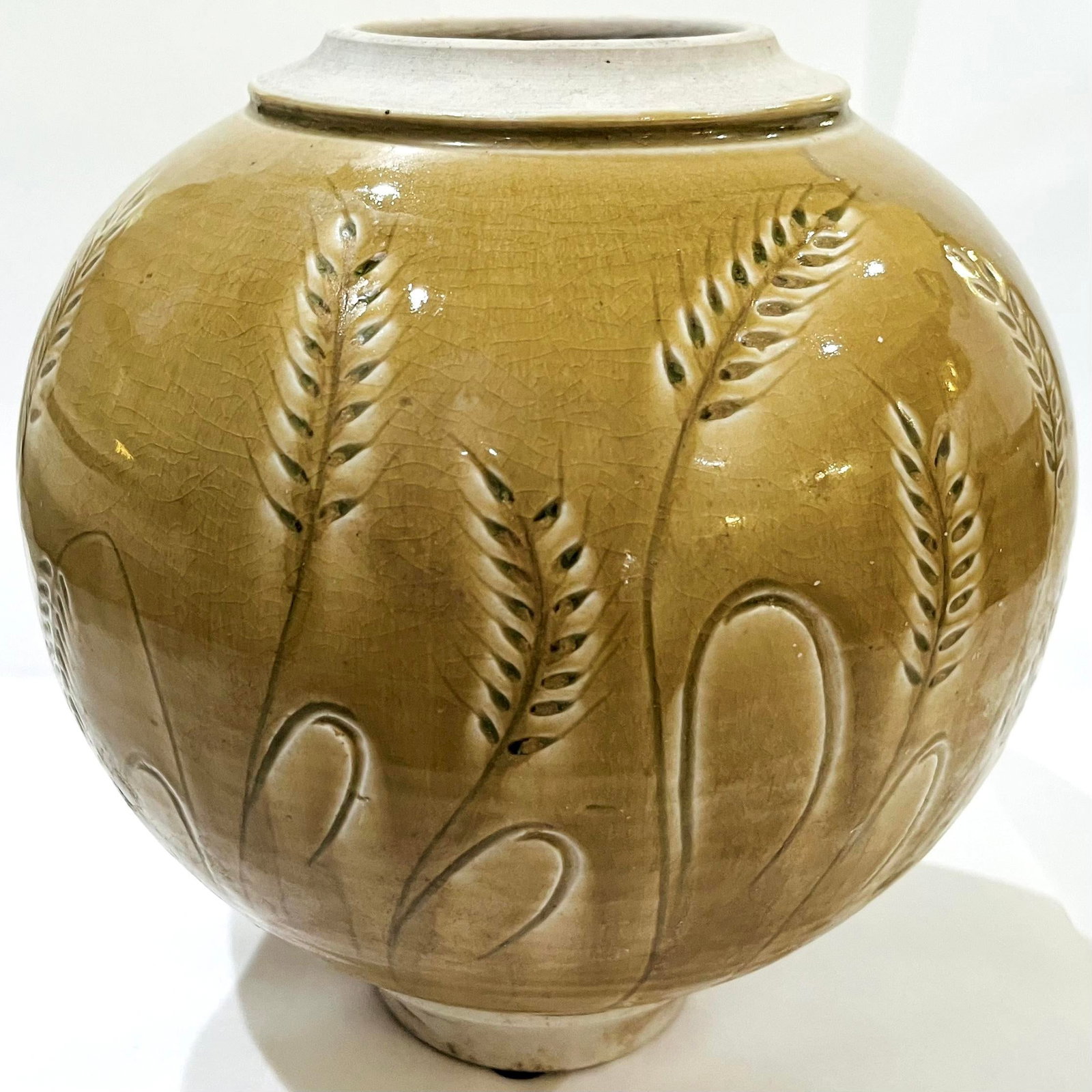 1970's Hand-Crafted Porcelain Jar With Incised Wheat Decoration - Ken Edwards Montana Potter - 3