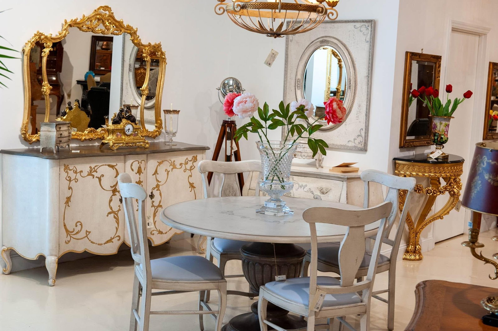 Italian Florentine Round Dining Table With Hand-Painted Top - 4