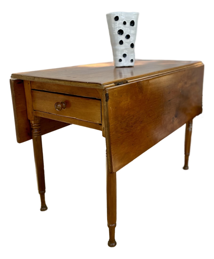 19th-Century American Country Sheraton Primitive Drop-Leaf Table (1 of 11)