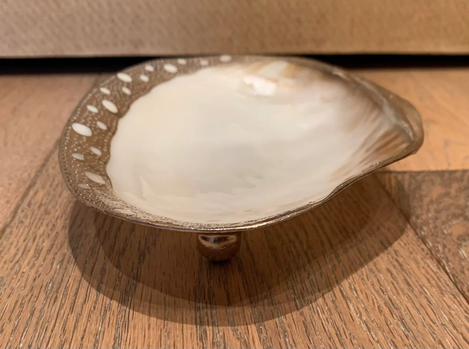 Mid 20th Century Shell Serving Dish With Silver Leaf - 3