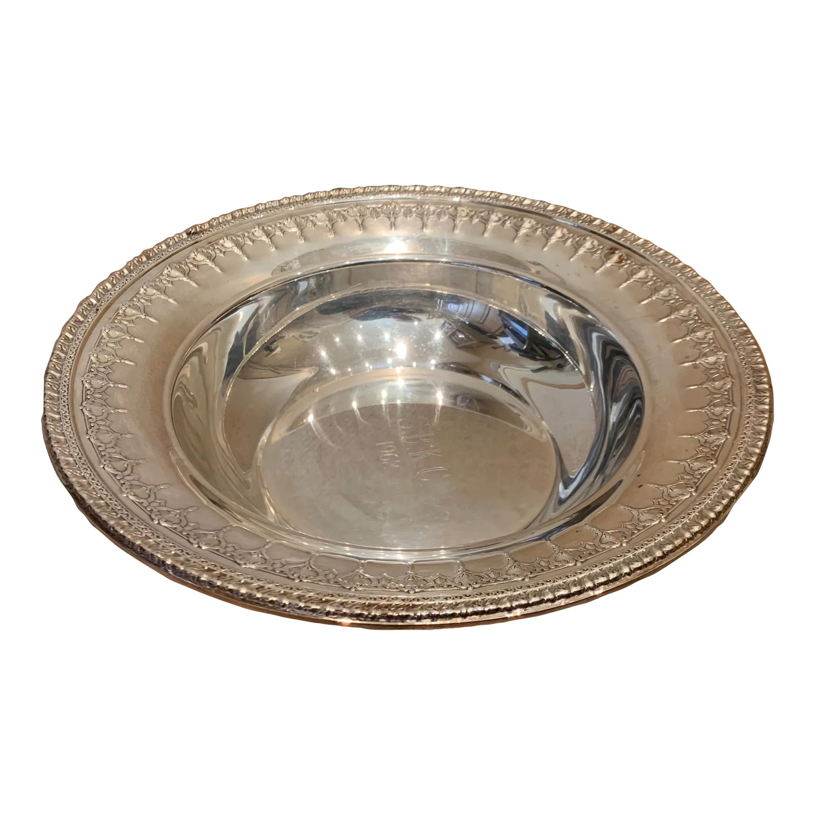 1960s Vintage Silverplate Bowl: 1960s vintage Silverplate Bowl engraved from 1962 Condition: Alterations: Original Condition Unaltered Imperfections: Some Imperfections Condition Notes: Some tarnishing Materials & Techniques: