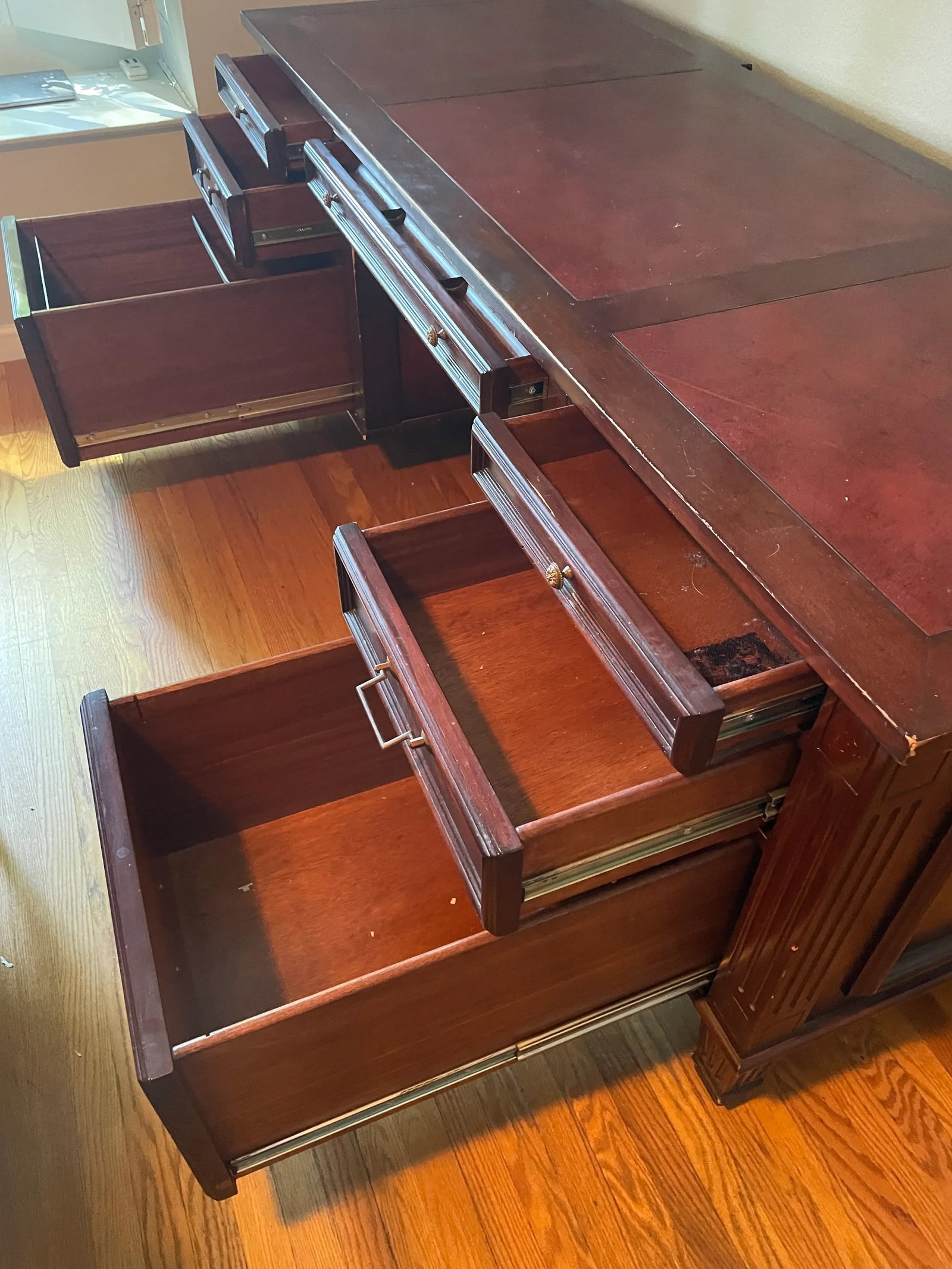 1990s Leather Top Executive Writing Desk - 2